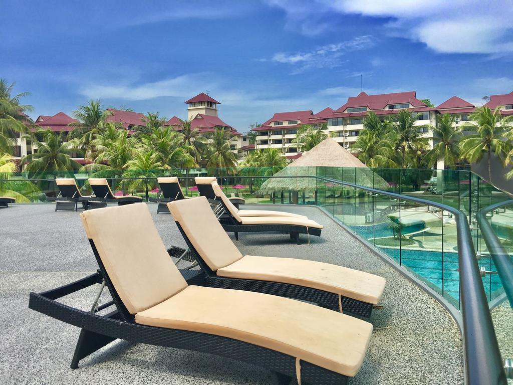 샌드&샌달스 데사루 비치 리조트&스파 외부 사진 The swimming pool at the resort